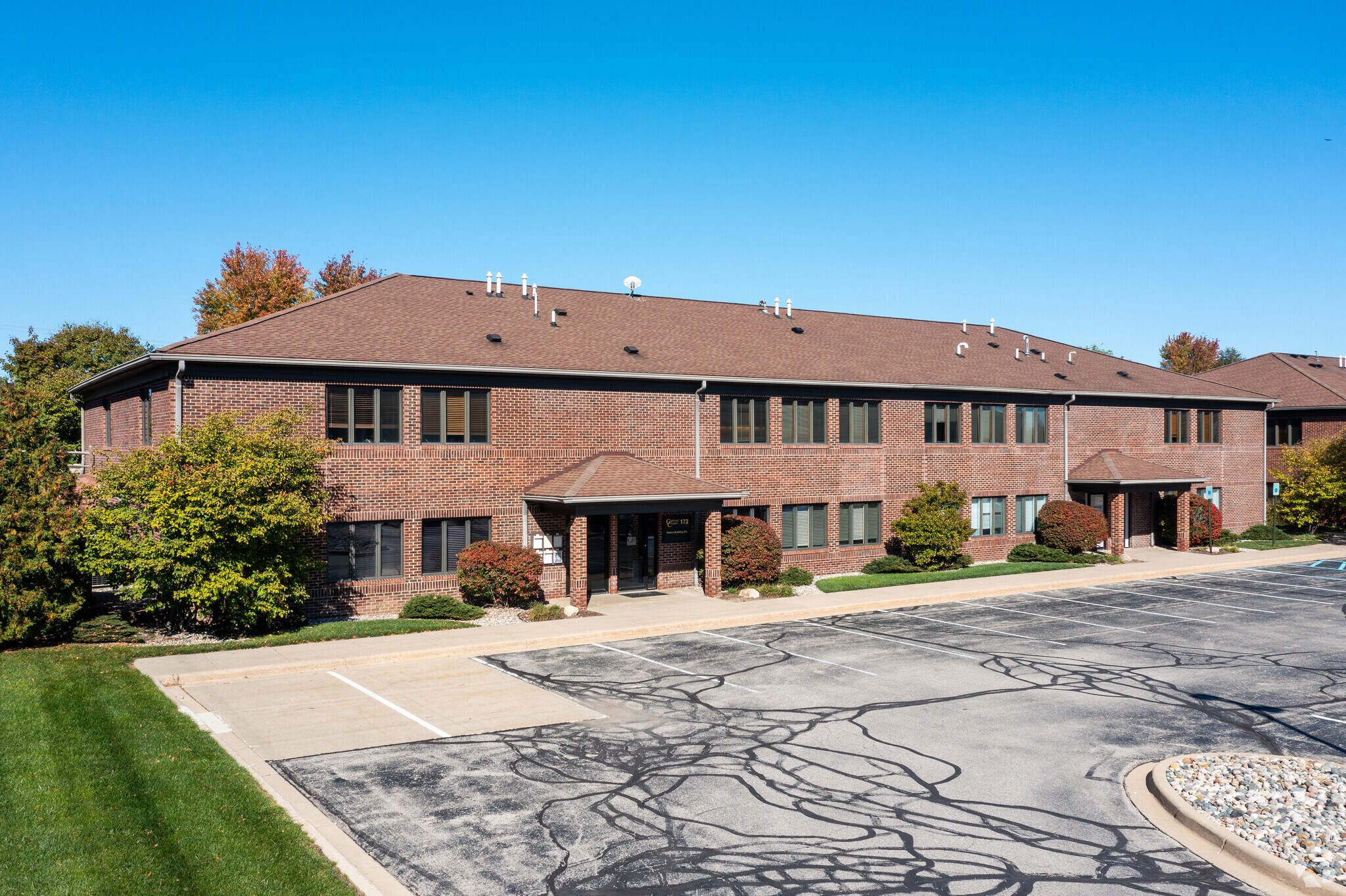 160-174 S Industrial Dr, Saline, MI à vendre Photo de l’immeuble– Image 1 sur 15