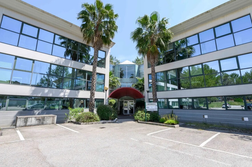 D, 45 Allée Des Ormes, Mougins à louer - Photo de l’immeuble – Image 3 sur 10