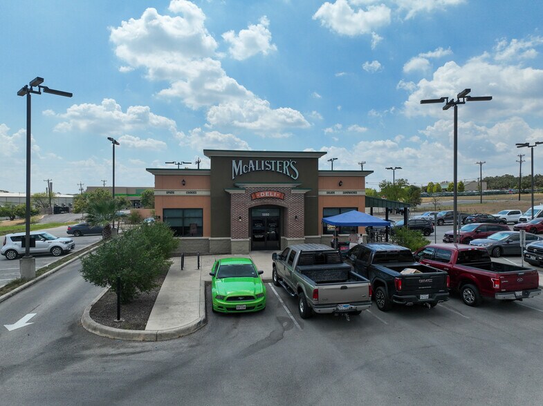 5880 De Zavala Rd, San Antonio, TX à vendre - Photo principale – Image 1 sur 4