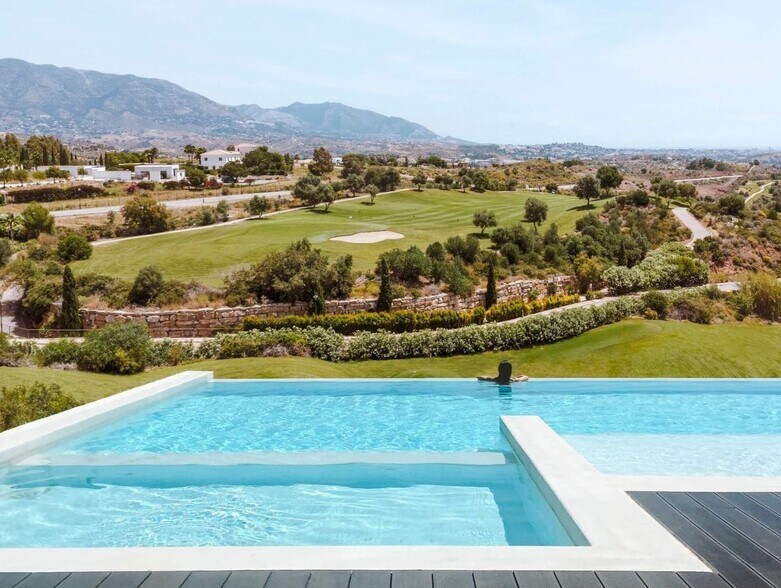 Terrain dans Mijas, Málaga à vendre - Photo de l’immeuble – Image 2 sur 7