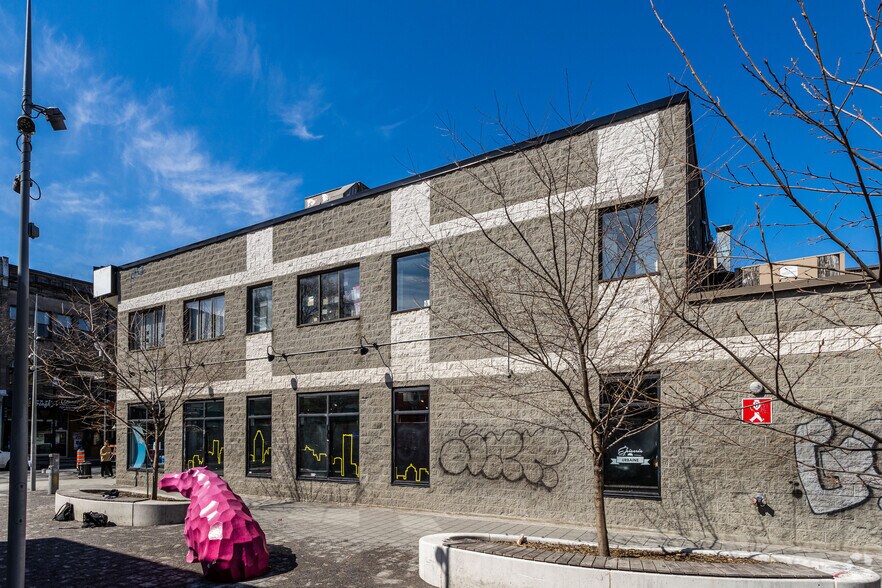 3695-3697 Boul Saint-Laurent, Montréal, QC à louer - Photo de l’immeuble – Image 2 sur 4