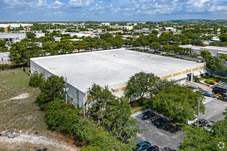 2025 NW 15th Ave, Pompano Beach, FL à louer - Aérien – Image 3 sur 6