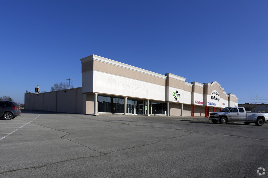 2340-2390 Conner St, Noblesville, IN à louer - Photo de l’immeuble – Image 2 sur 5