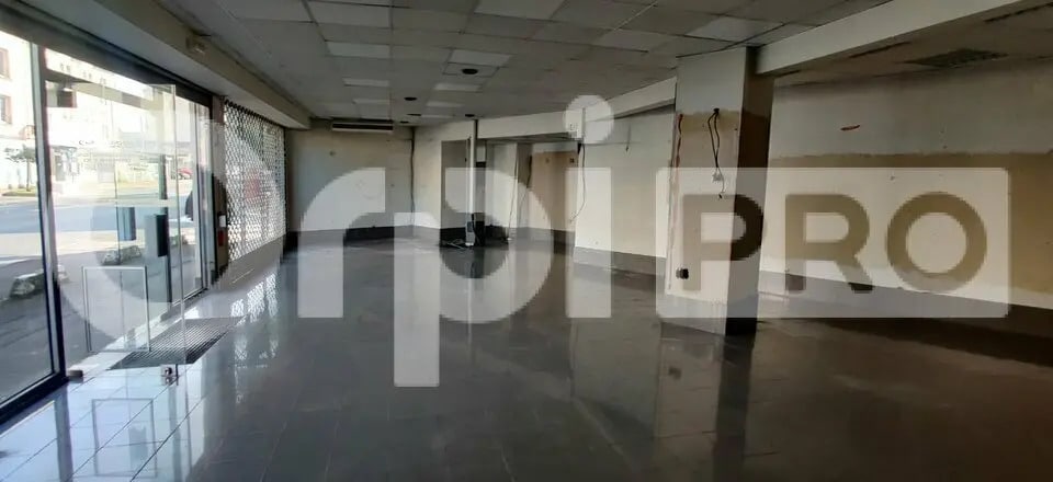 Local commercial dans Savigny-sur-Orge à louer - Photo de l’immeuble – Image 2 sur 5