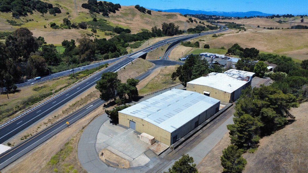 2855 Franklin Canyon Rd, Rodeo, CA à vendre - Photo de l’immeuble – Image 1 sur 10