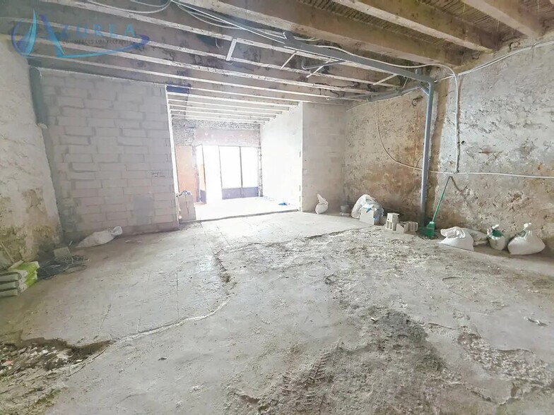 Local d'activités dans Vallauris à vendre - Photo de l’immeuble – Image 1 sur 4