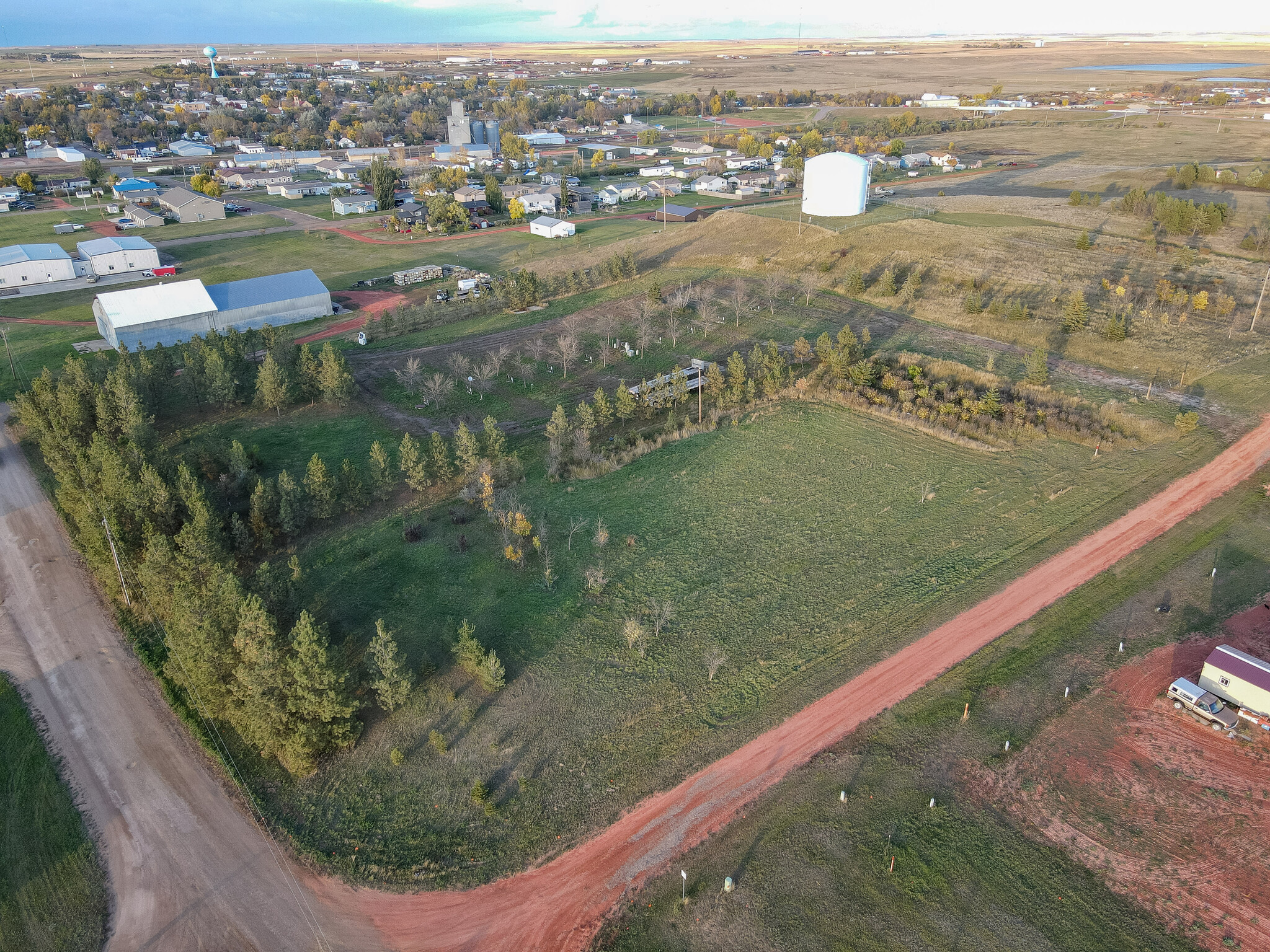 404 2nd St, Belfield, ND à vendre Aérien– Image 1 sur 16