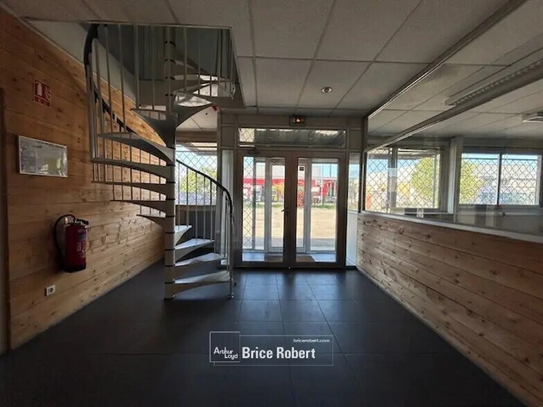 Local d'activités dans Vaulx-en-Velin à vendre - Photo intérieure – Image 3 sur 7