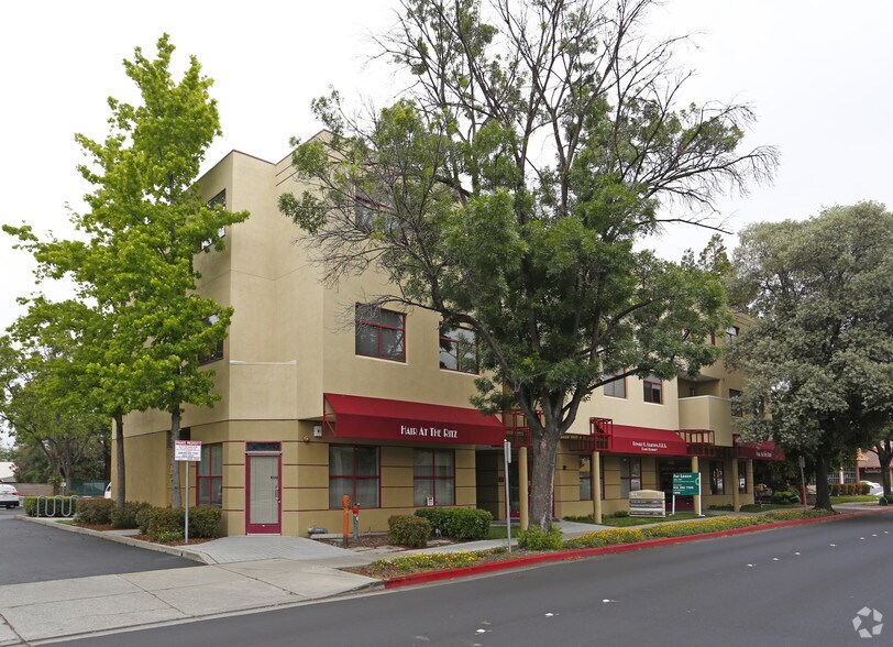 81 Gregory Ln, Pleasant Hill, CA à louer - Photo de l’immeuble – Image 2 sur 4