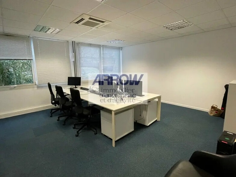 Bureau dans Carquefou à louer - Photo de l’immeuble – Image 3 sur 5