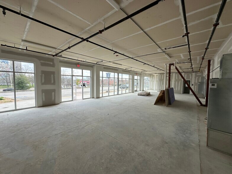 1255 E Chestnut Expy, Springfield, MO à louer - Photo intérieure – Image 3 sur 6