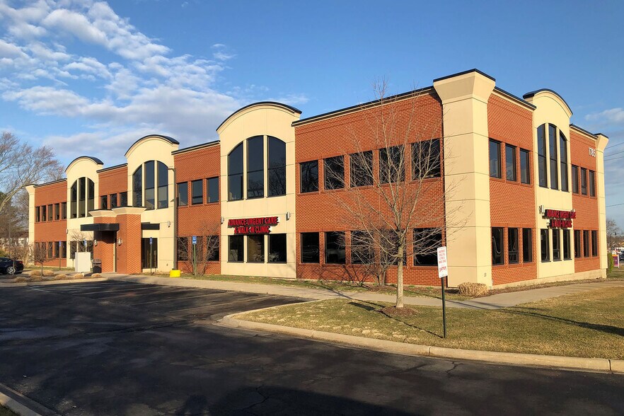 1785 W Stadium Blvd, Ann Arbor, MI à louer - Photo de l’immeuble – Image 1 sur 6