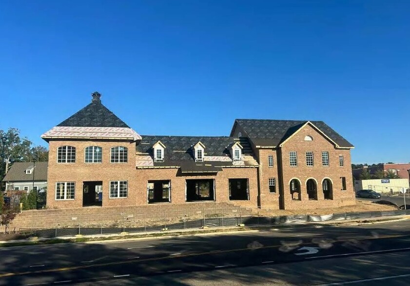 41 Le Gordon Dr, Midlothian, VA à louer - Photo de l’immeuble – Image 1 sur 9