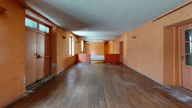 Plus de détails pour Local commercial à vendre