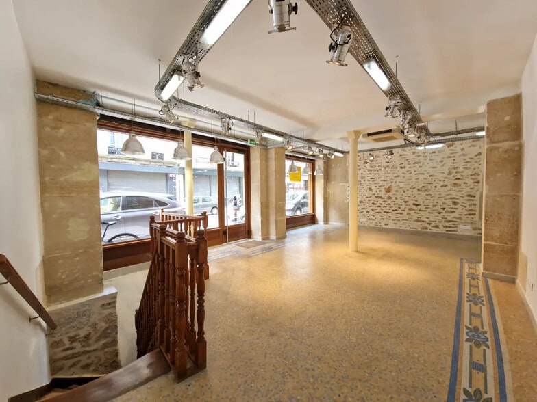Local commercial dans Paris à louer - Photo de l’immeuble – Image 2 sur 4