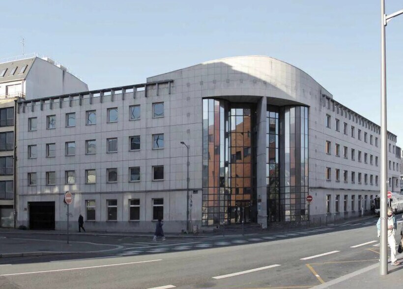 Bureau dans Lille à louer - Photo de l’immeuble – Image 1 sur 12