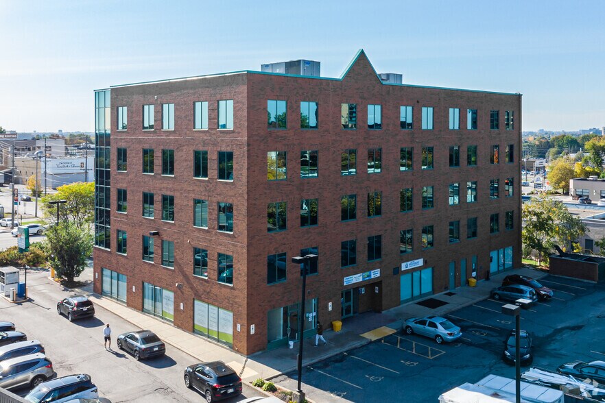 595 Montreal Rd, Ottawa, ON à louer - Photo de l’immeuble – Image 3 sur 4
