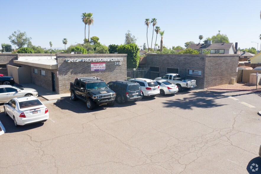 2412 W Greenway Rd, Phoenix, AZ à louer - Photo de l’immeuble – Image 1 sur 12