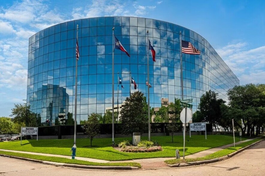1250 Wood Branch Park Dr, Houston, TX à louer - Photo de l’immeuble – Image 1 sur 8