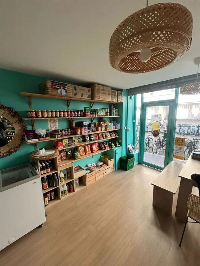 Plus de détails pour Local commercial à louer