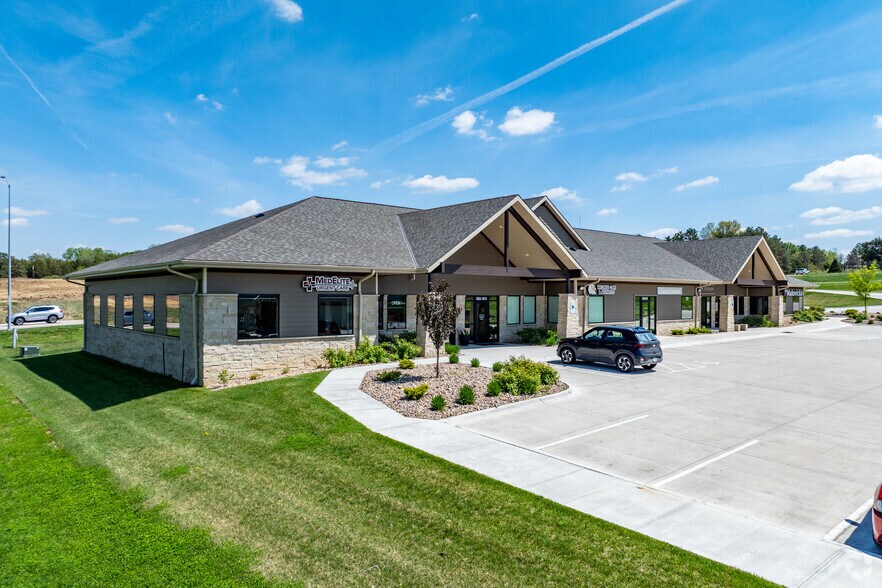70th & Pine Lake Rd, Lincoln, NE à louer - Photo de l’immeuble – Image 3 sur 8