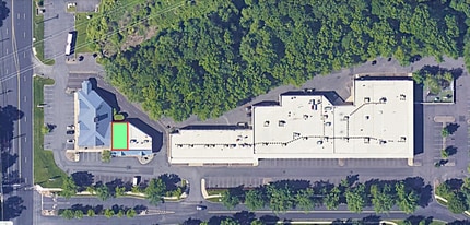 510-570 Village Square Blvd, Lawrenceville, NJ à louer Photo de l’immeuble– Image 2 sur 3