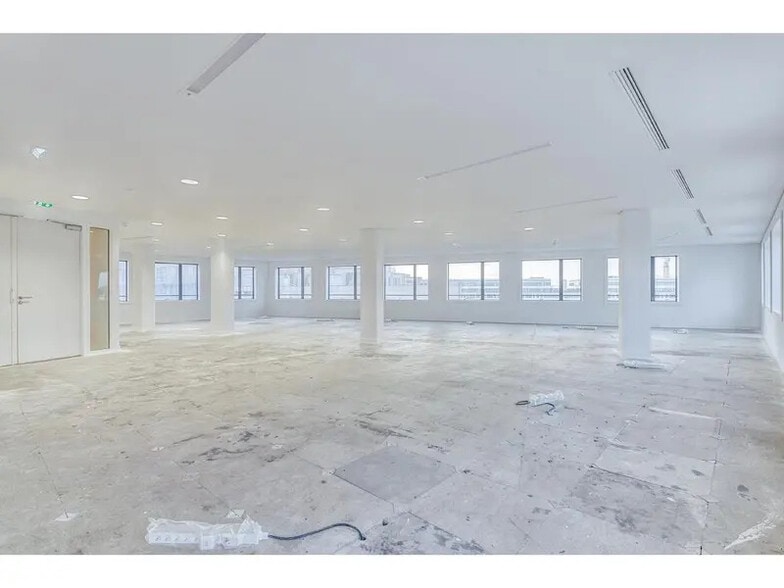 155 Rue Anatole France, Levallois-Perret à louer - Photo de l’immeuble – Image 3 sur 20