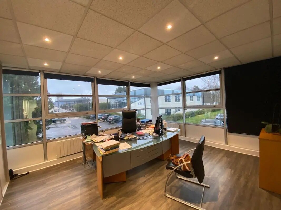 Bureau dans Mont-Saint-Aignan à louer Photo de l’immeuble– Image 1 sur 5