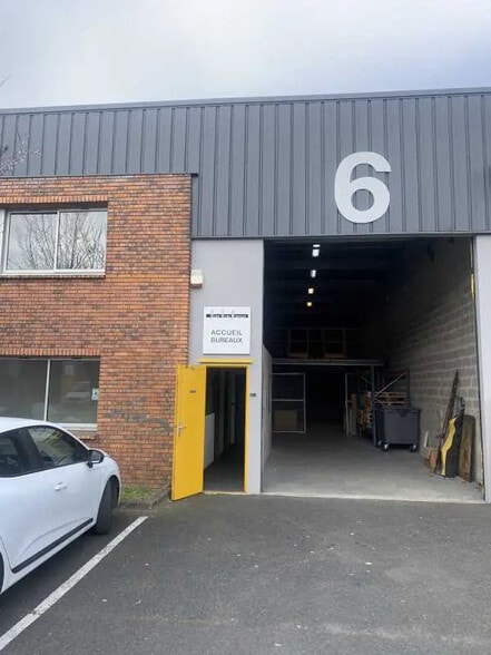 2 Rue Jean Moulin, Le Bourget à louer - Photo de l’immeuble – Image 3 sur 15