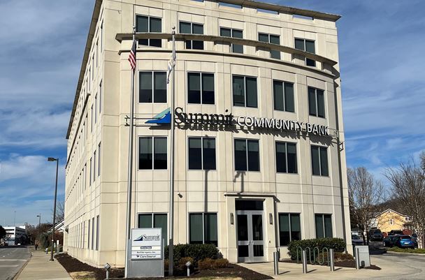 400 Washington St E, Charleston, WV à louer - Photo de l’immeuble – Image 3 sur 10