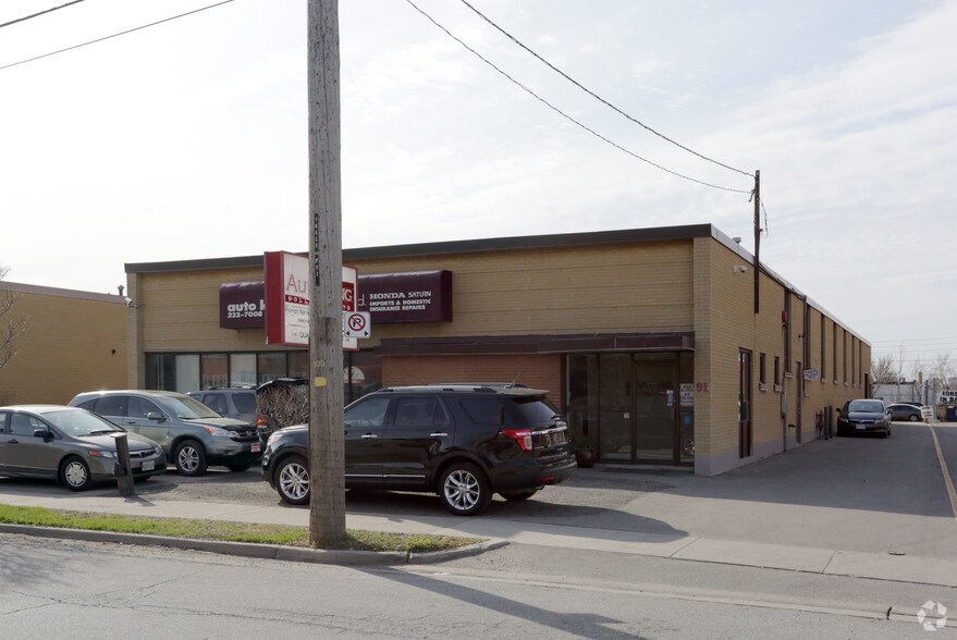 91 Advance Rd, Toronto, ON à louer - Photo de l’immeuble – Image 2 sur 2