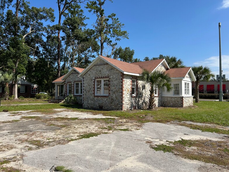 1008 NW 13th St, Gainesville, FL à louer - Photo de l’immeuble – Image 3 sur 14