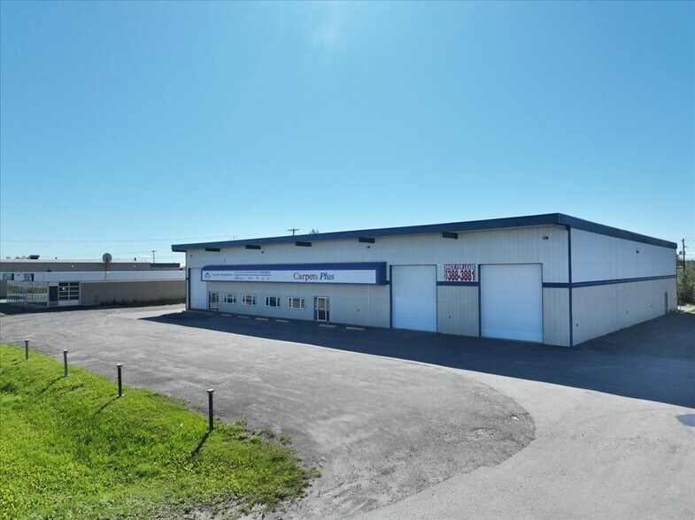 2151 Van Horn Rd, Fairbanks, AK à vendre - Photo de l’immeuble – Image 2 sur 44