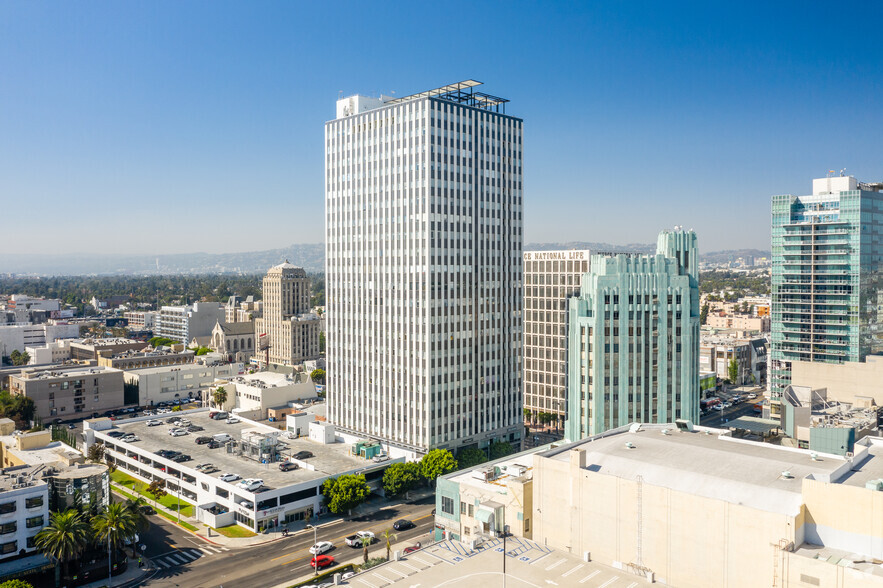 3810 Wilshire Blvd, Los Angeles, CA à louer - Photo de l’immeuble – Image 2 sur 5