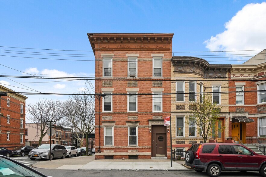 6046 Putnam Ave, Ridgewood, NY à vendre - Photo de l’immeuble – Image 3 sur 47