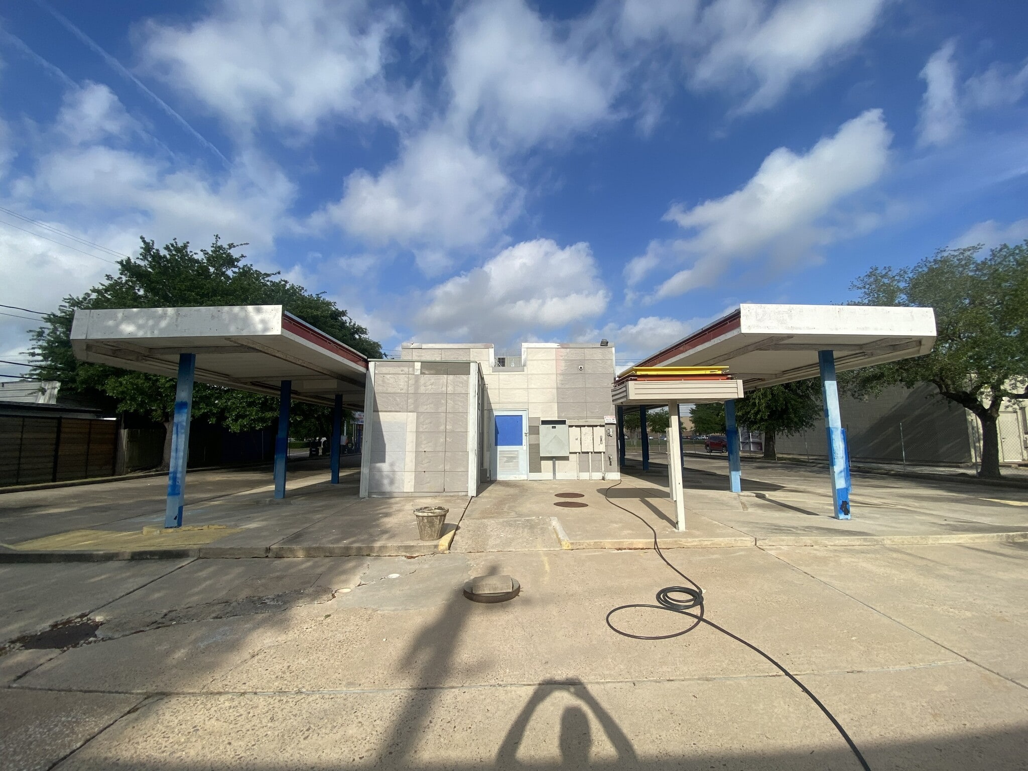 2028 Gessner Dr, Houston, TX à louer Photo de l’immeuble– Image 1 sur 3