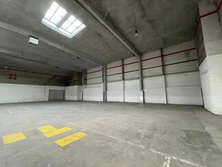 Plus de détails pour Bureau, Industriel/Logistique à louer