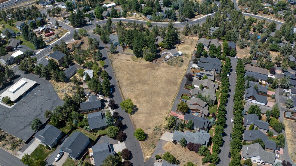 20570 Fred Meyers Rd, Bend, OR à vendre - Photo de l’immeuble – Image 2 sur 5