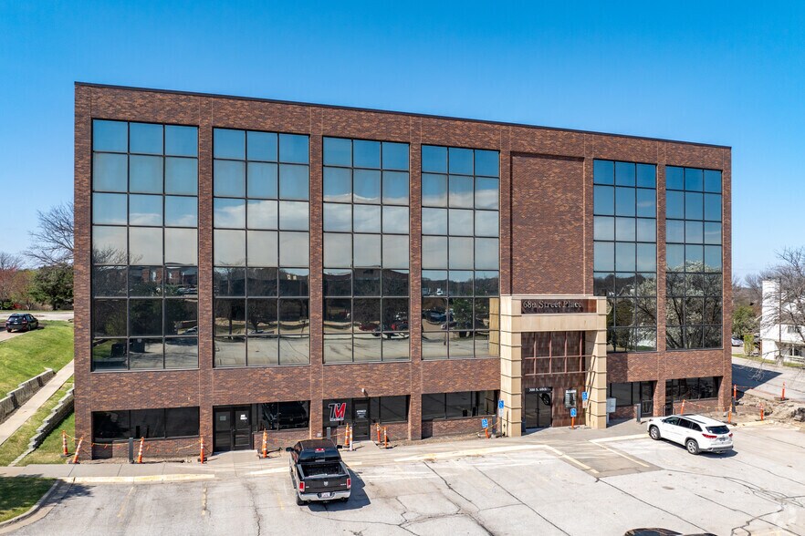 300 S 68th St Pl, Lincoln, NE à louer - Photo de l’immeuble – Image 2 sur 8