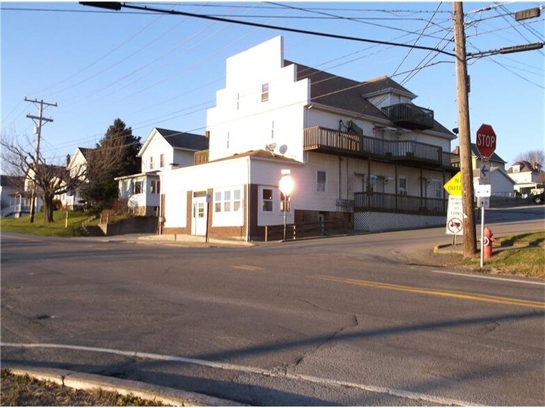 1000 E Grant St, East Butler, PA à vendre - Photo de l’immeuble – Image 2 sur 9
