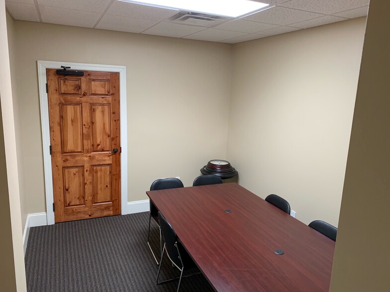 6267 Old Water Oak Rd, Tallahassee, FL à louer - Photo intérieure – Image 2 sur 42