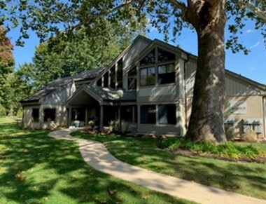 1680 Akron Peninsula Rd, Akron, OH à louer Photo de l’immeuble– Image 1 sur 4