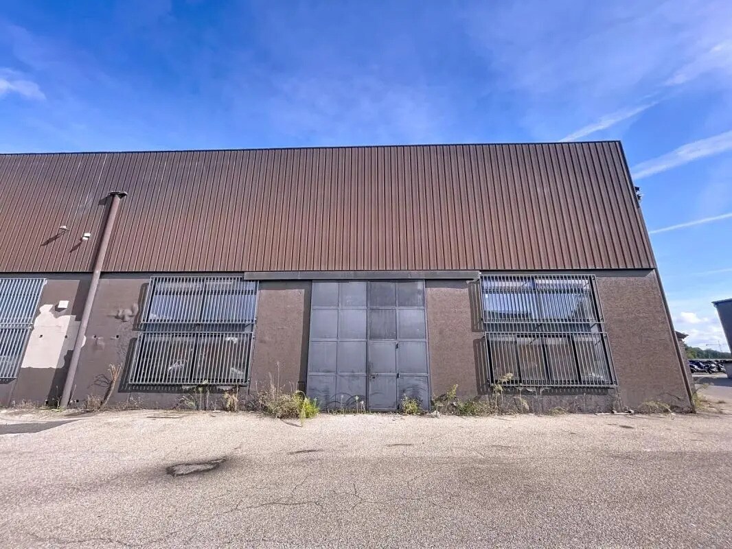 Industriel/Logistique dans Saint-Priest à vendre Photo de l’immeuble– Image 1 sur 11