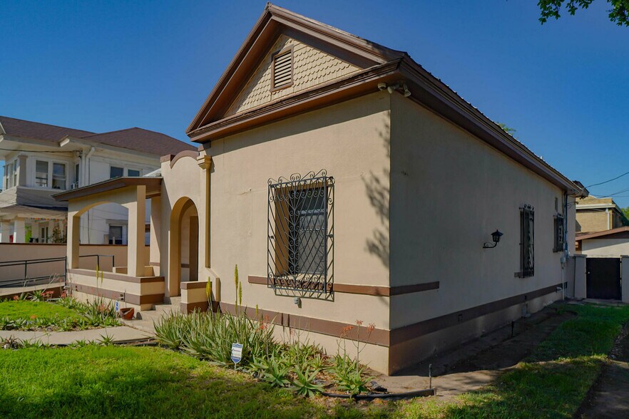 1020 Davis Ave, Laredo, TX à louer - Photo de l’immeuble – Image 2 sur 13