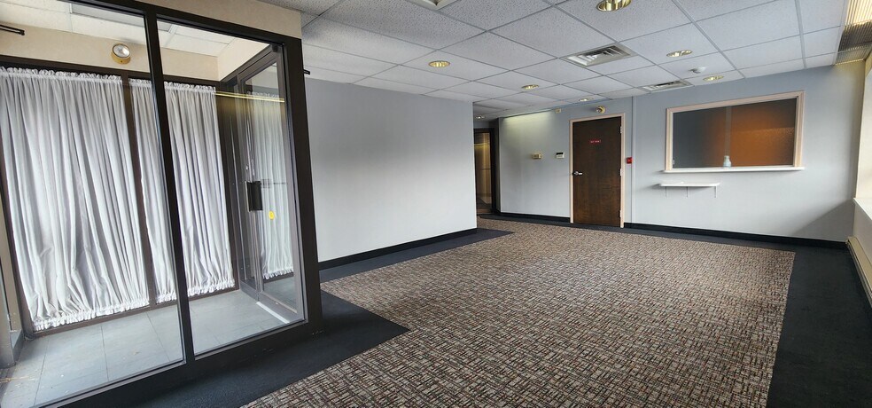 390 Pierce St, Kingston, PA à louer - Photo de l’immeuble – Image 3 sur 11