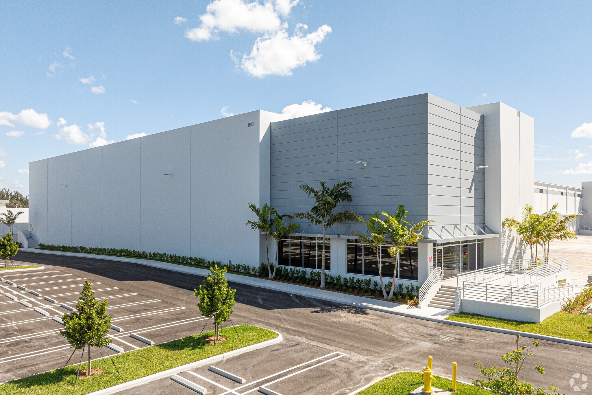 11301 NW 97th Ave, Medley, FL à louer Photo principale– Image 1 sur 6