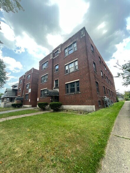 1941 Hertel Ave, Buffalo, NY à vendre - Photo de l’immeuble – Image 2 sur 5