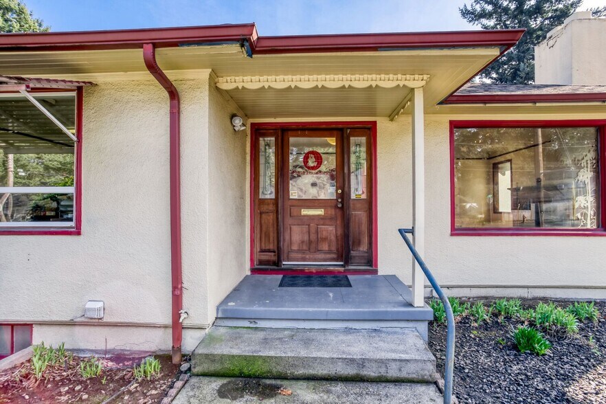 2020 NE 102nd Ave, Portland, OR à vendre - Photo de l’immeuble – Image 2 sur 28