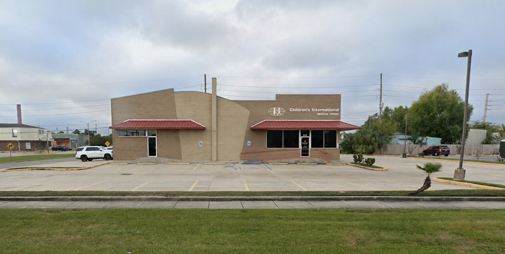 8250 W Judge Perez Dr, Chalmette, LA à vendre Photo de l’immeuble– Image 1 sur 10