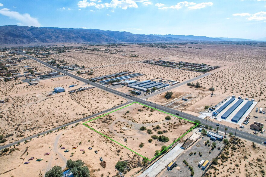 4973 Adobe Rd, Twentynine Palms, CA à vendre - Photo de l’immeuble – Image 3 sur 28